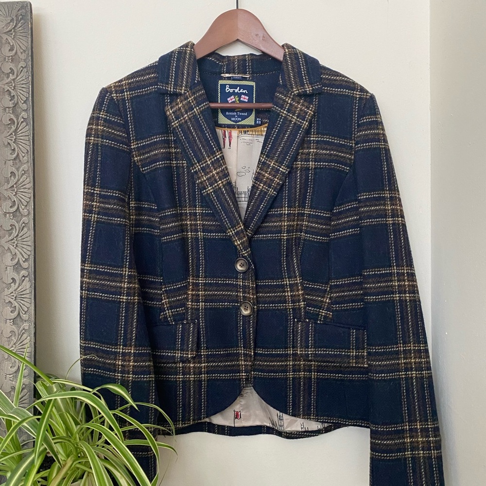 Boden Checkered Blazer in Navy and Gold